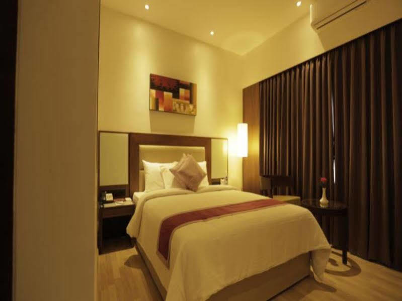 Hotel Park Residency, Kakkanad Kochi Exterior foto